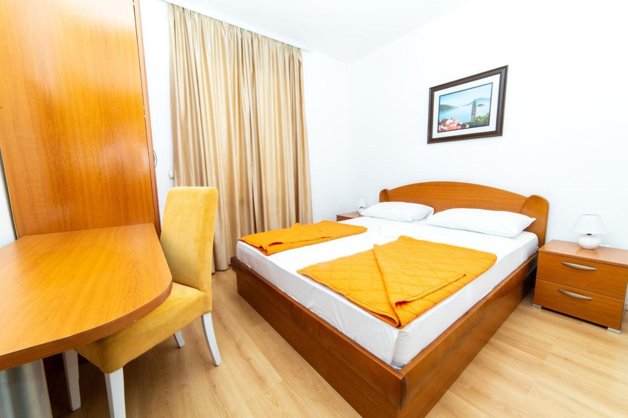 Ponta Apartment Рафаиловичи Екстериор снимка