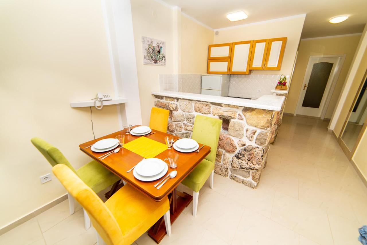 Ponta Apartment Рафаиловичи Екстериор снимка