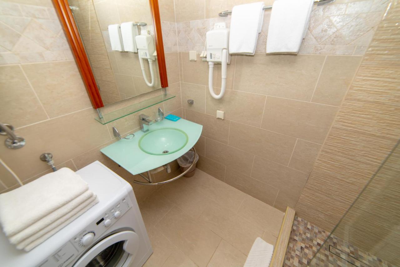 Ponta Apartment Рафаиловичи Екстериор снимка